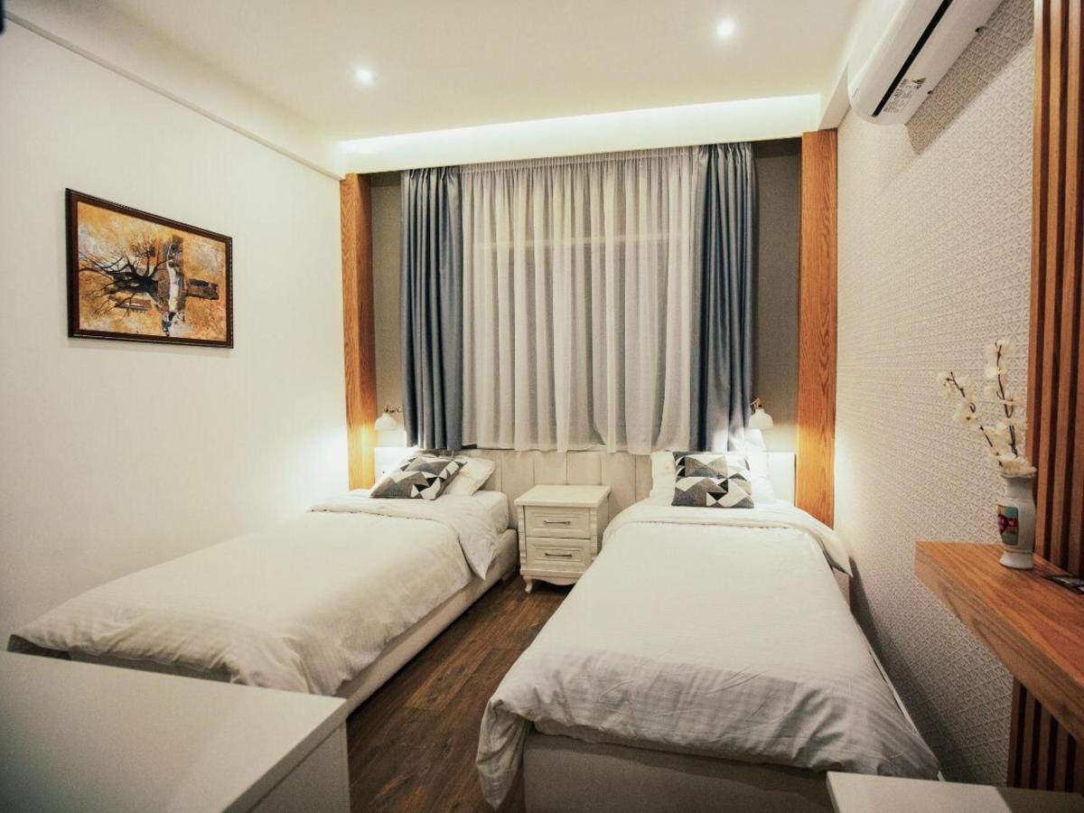 Hotel Romeo Korce Exterior foto